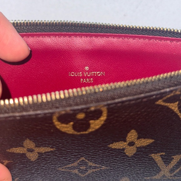 Louis Vuitton Large Coin Envelope - Picture 5 of 7